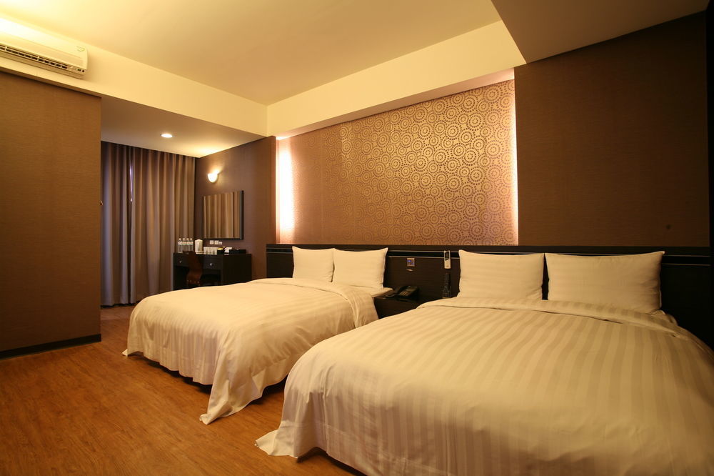 Military 75 Hotel Ταϊχούνγκ Εξωτερικό φωτογραφία